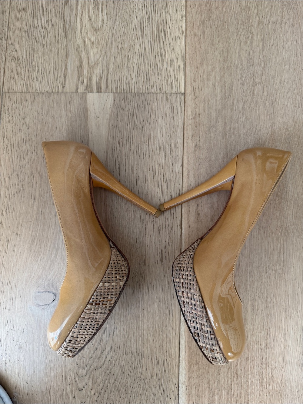 Stuart Weitzman Tan Patent Leather Platform Pumps - Picture 4 of 8